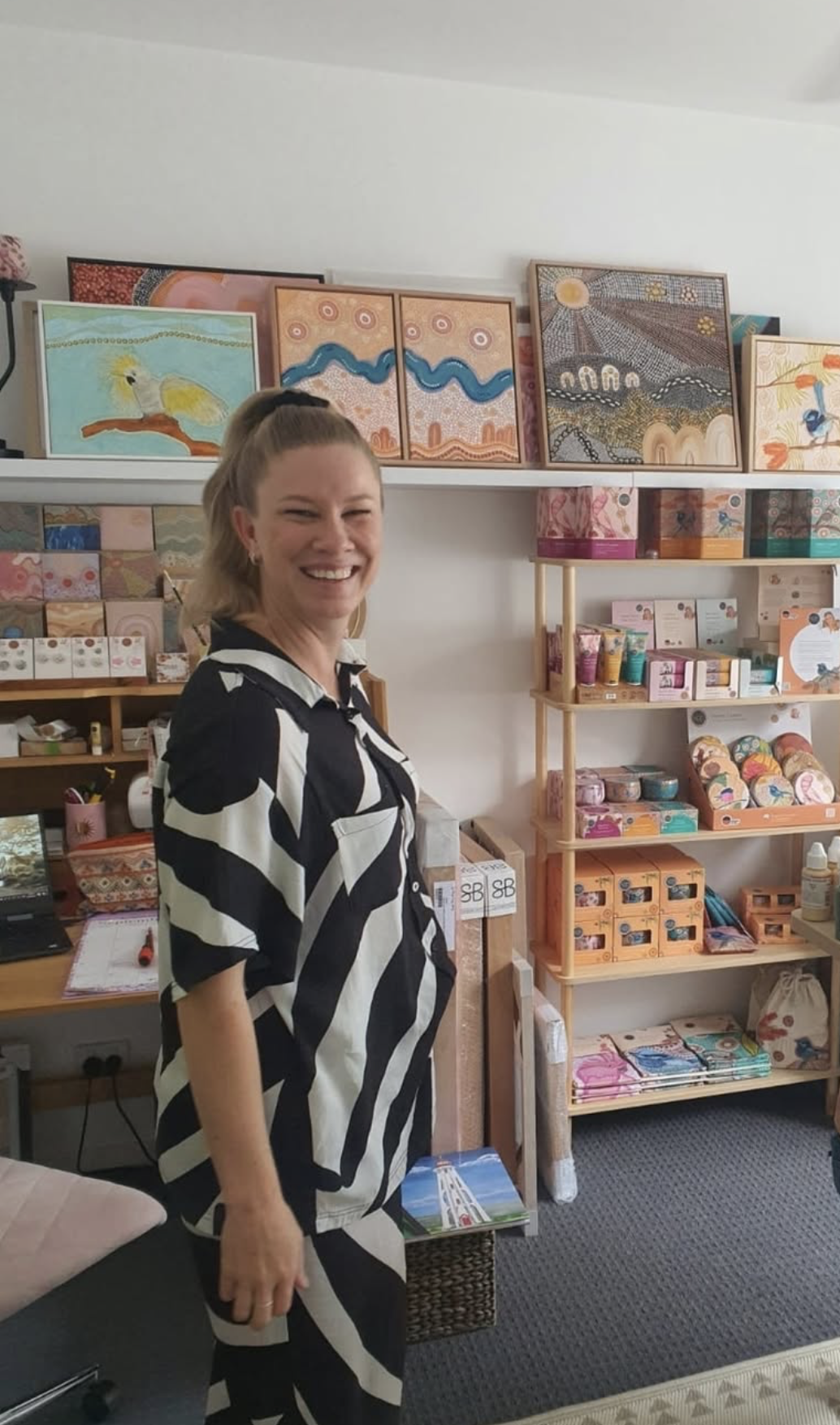 Koh Living - Artwork:In her studio, First Nations artist Domica Hill is surrounded by Koh Living products beautifully adorned with her artwork Koh Living - In her studio, First Nations artist Domica Hill is surrounded by Koh Living products beautifully adorned with her artwork