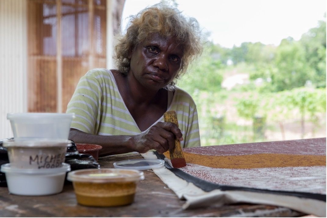 Michelle Pulatuwayu Woody Minnapinni using Pwoja comb